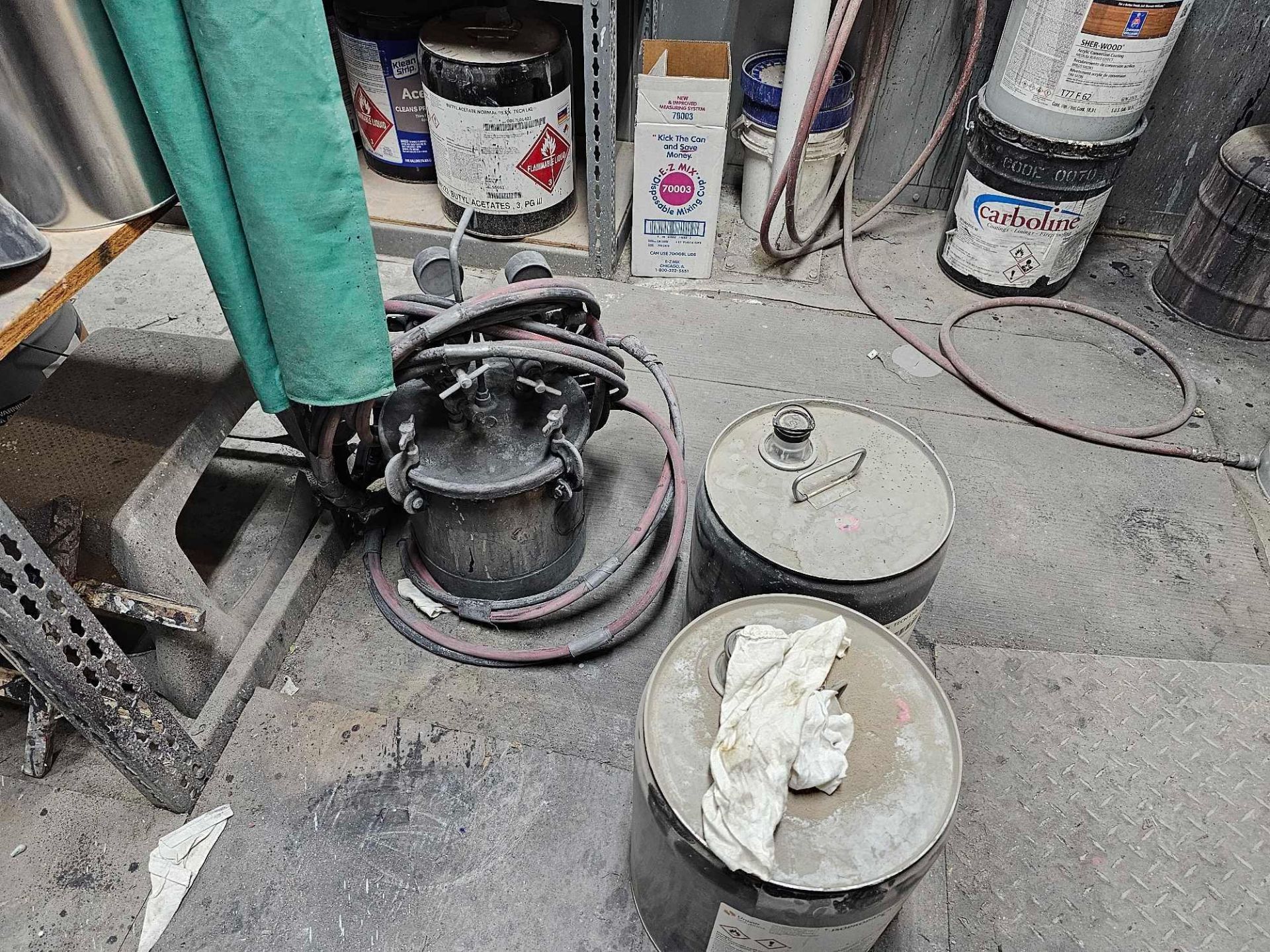 COL-MET CHEMICAL PAINT AND STORAGE ROOM, PAINT KITCHEN, (WITH CONTENTS) - Image 16 of 18