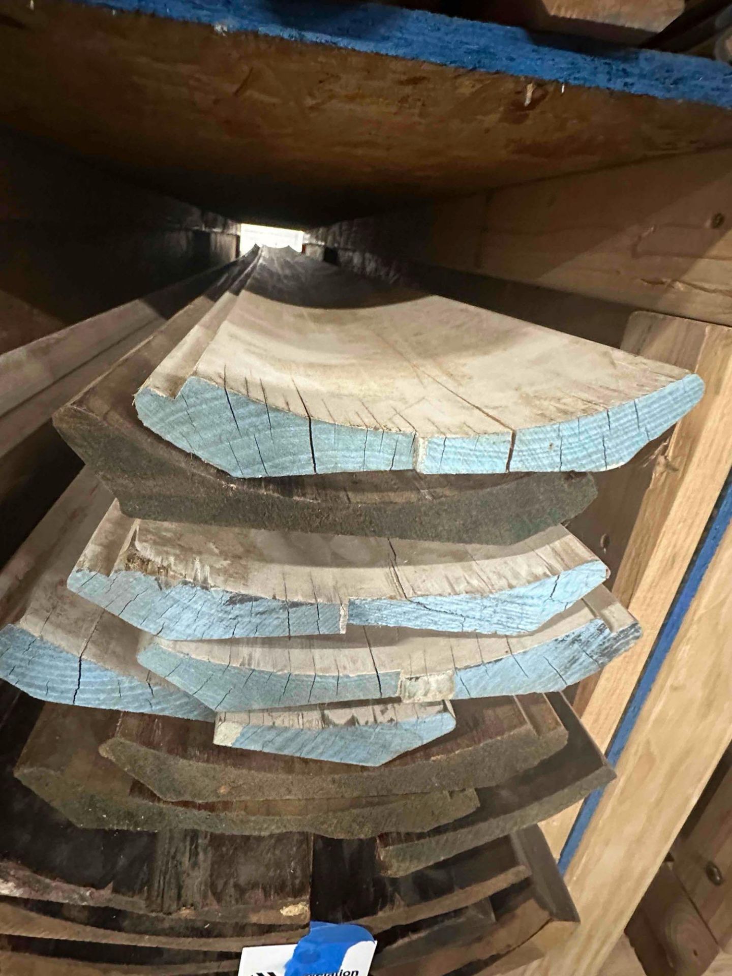 APPROX. 420 LINEAR FEET OF CROWN AND CUSTOM MOLDING - Image 3 of 5