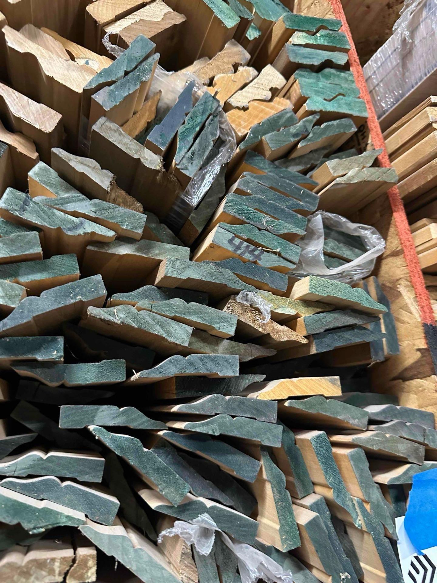 APPROX. 2300 LINEAR FEET OF CASE MOLDING - Image 5 of 5
