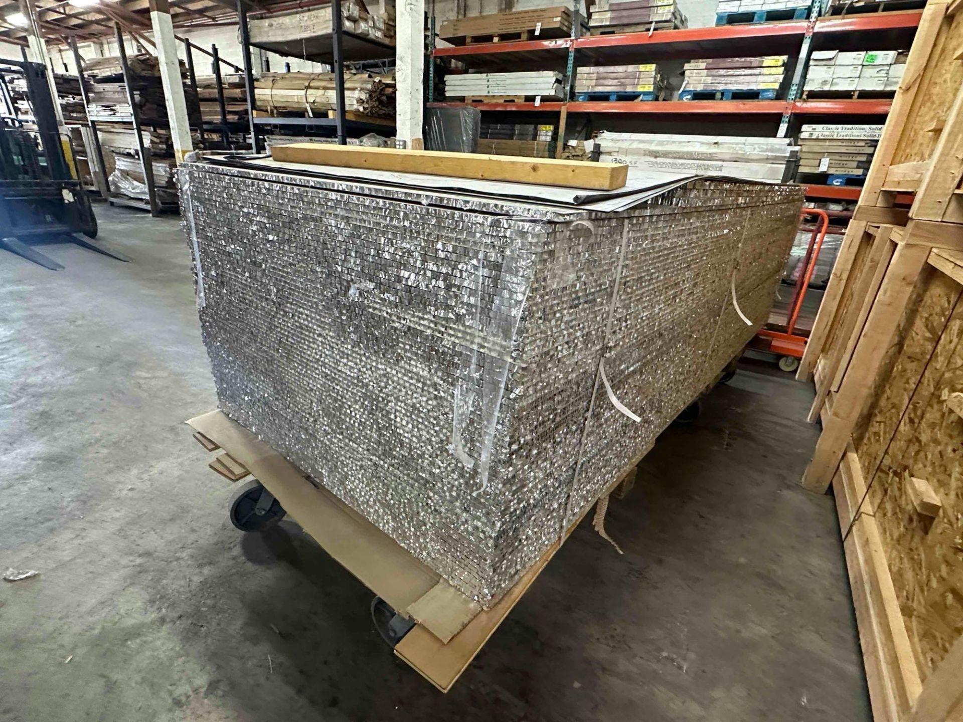 186 SHEETS OF ALUMINUM HONEYCOMB - 10'X4' X 1/2" THICK - Image 5 of 7