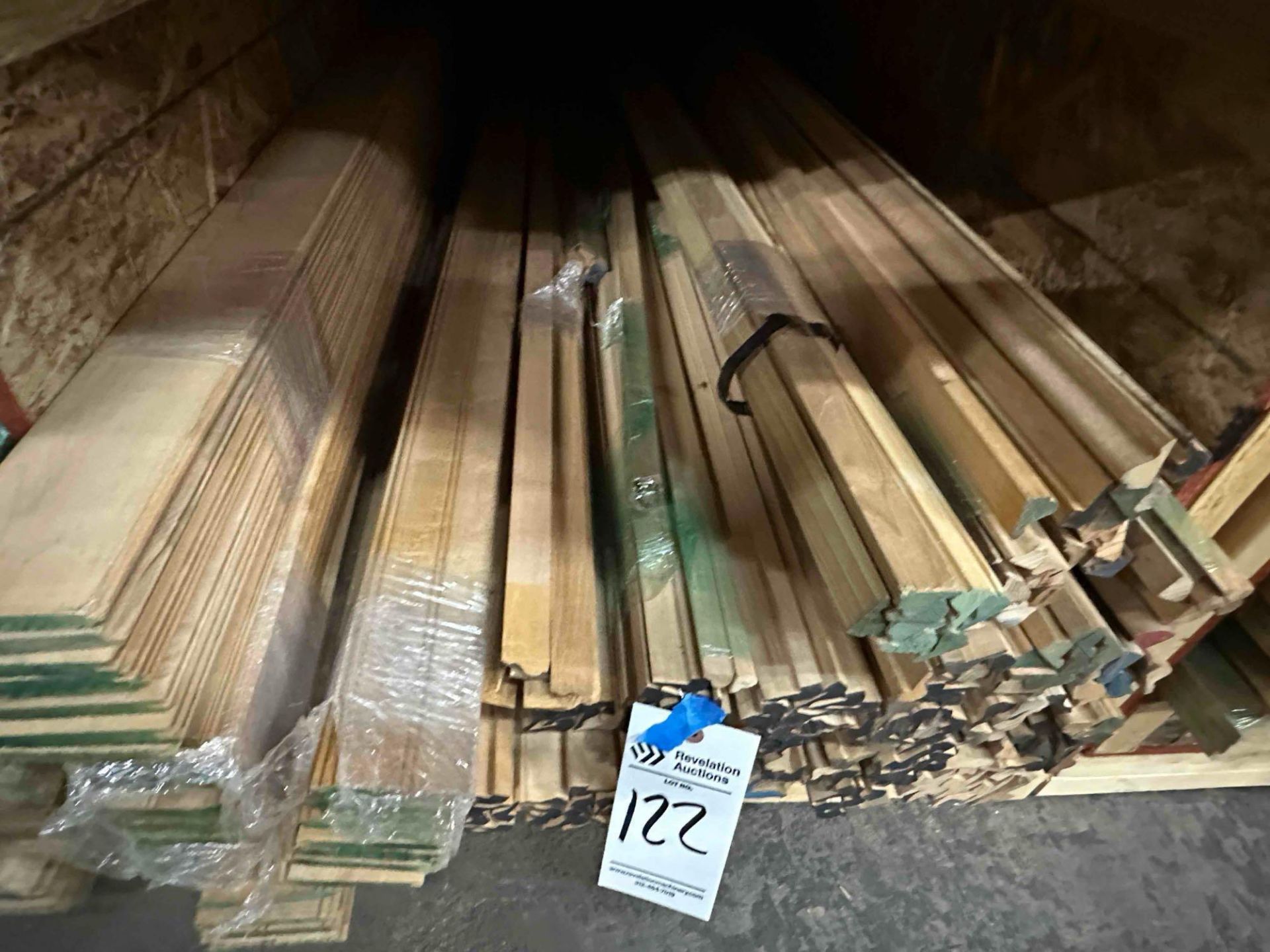APPROX. 2500 LINEAR FEET OF BASEBOARD AND CUSTOM MOLDING - Image 2 of 5