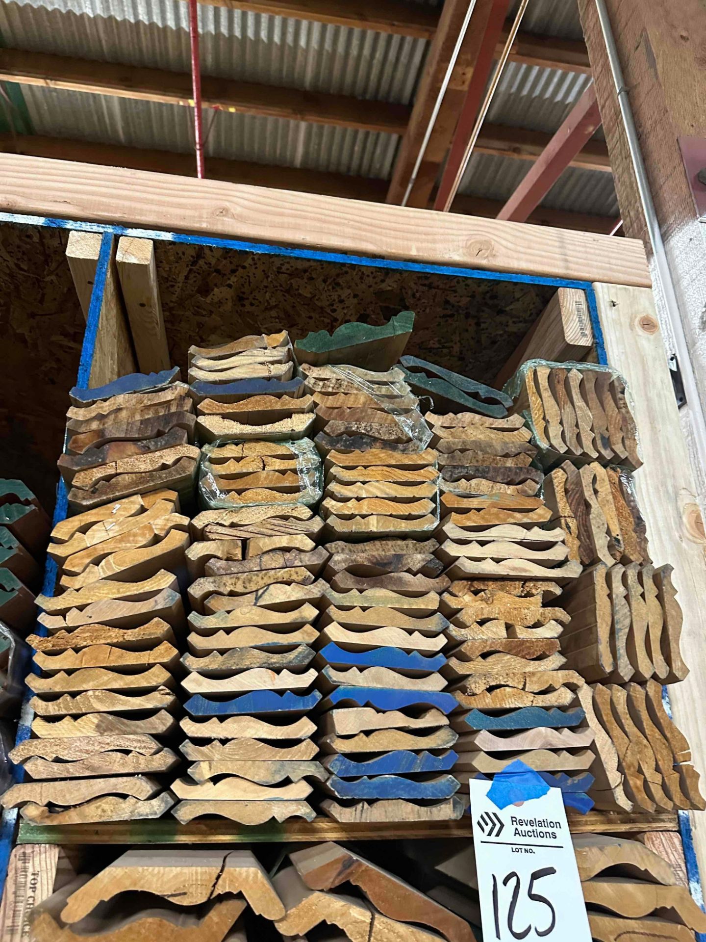 APPROX. 1900 LINEAR FEET OF CROWN MOLDING - Image 2 of 5