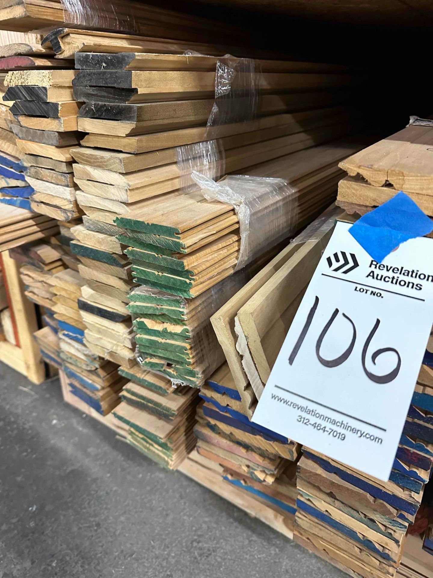 APPROX. 2200 LINEAR FEET OF CASE MOLDING - Image 4 of 5