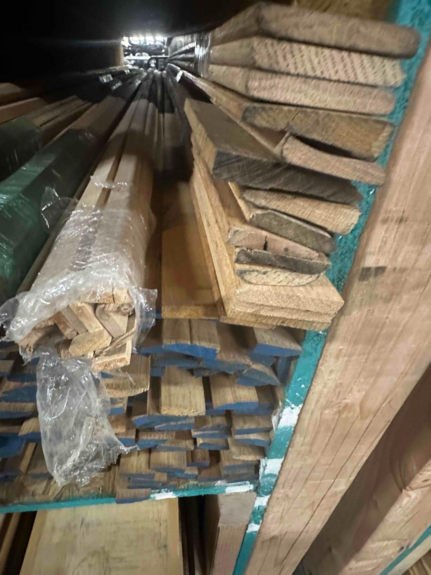 APPROX. 2400 LINEAR FEET OF SCRIBE AND CUSTOM MOLDING - Image 5 of 5