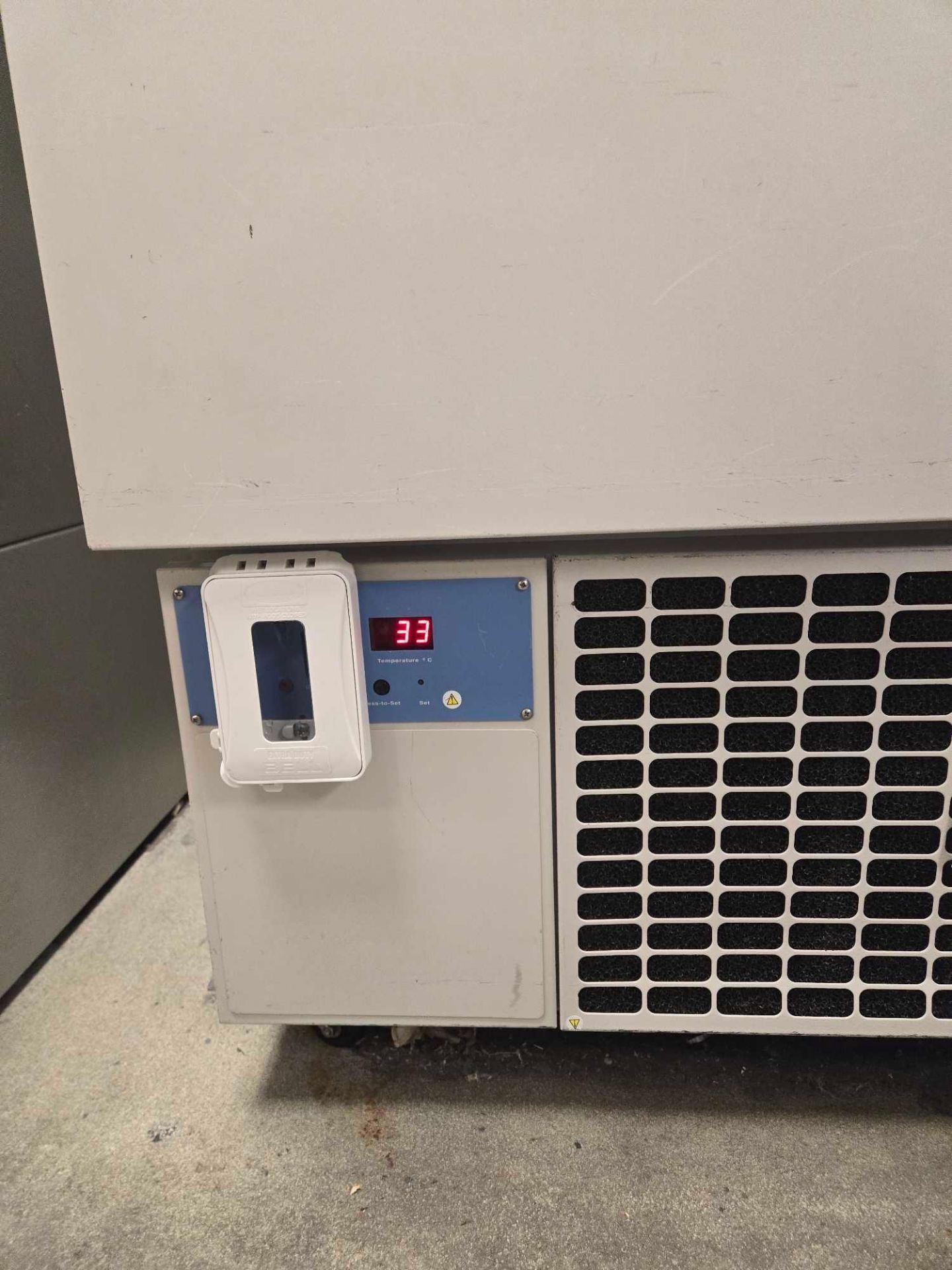 THERMO SCIENTIFIC 8101 BLAST FREEZER #2 W/ TRAYS, MFG. 2010 - Image 7 of 18