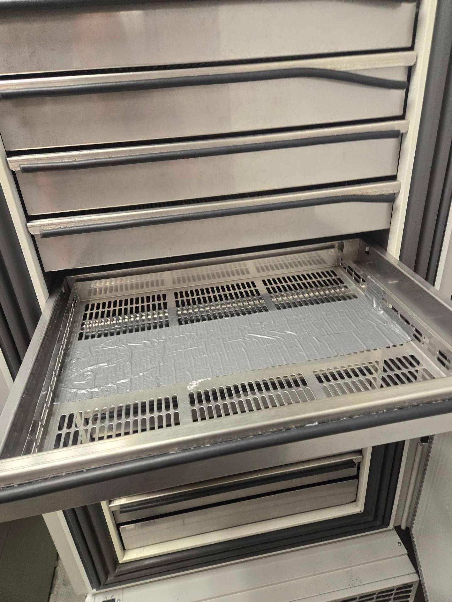 THERMO SCIENTIFIC 8101 BLAST FREEZER #2 W/ TRAYS, MFG. 2010 - Image 17 of 18