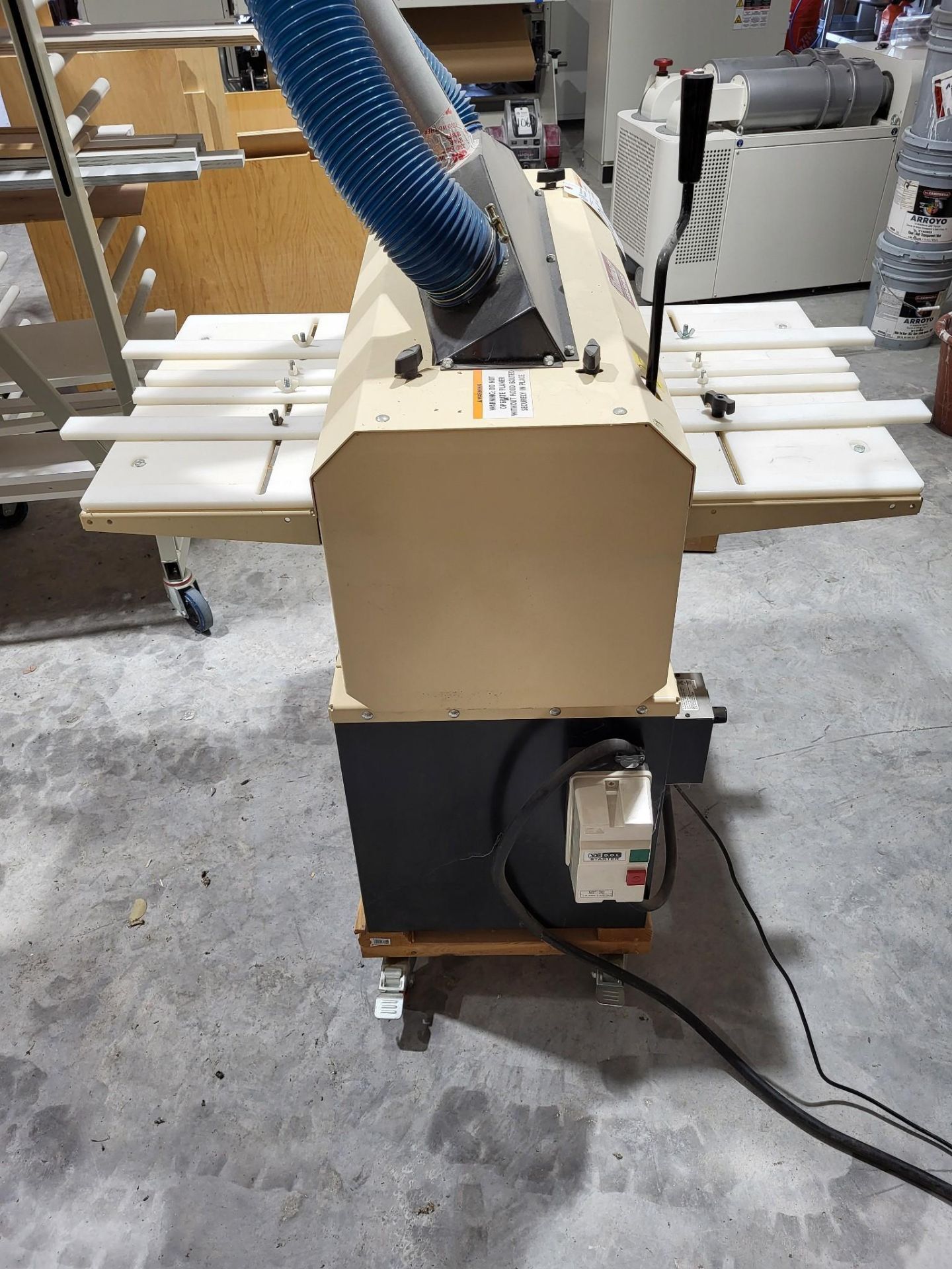 2017 WOODMASTER 725 25″ 7.5 HP HELICAL CUTTERHEAD PLANER,164 CARBIDE INSERTS, SPARE BLADE - Image 6 of 15