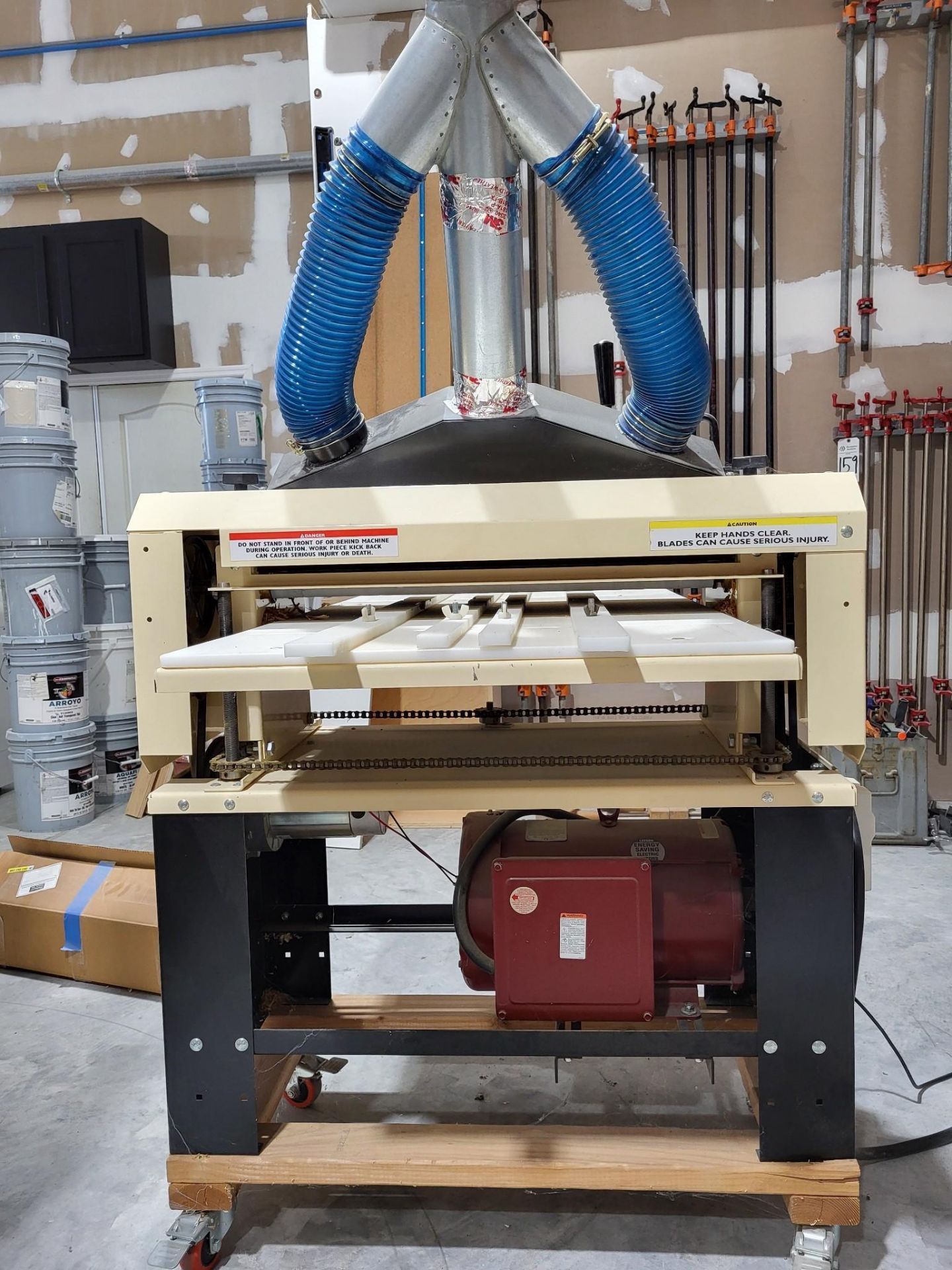 2017 WOODMASTER 725 25″ 7.5 HP HELICAL CUTTERHEAD PLANER,164 CARBIDE INSERTS, SPARE BLADE - Image 3 of 15