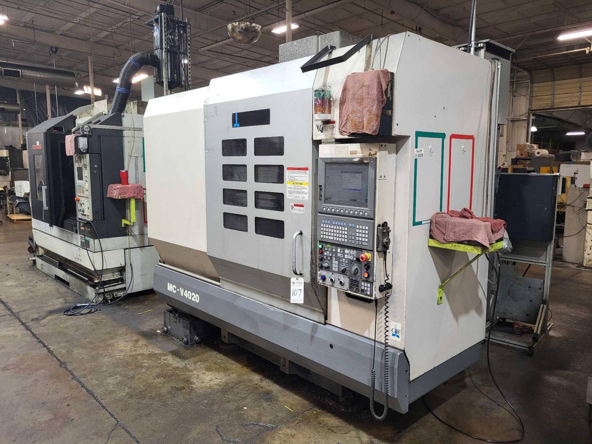 2009 OKUMA MC-V4020 CNC VERTICAL MACHINING CENTER - Image 4 of 20