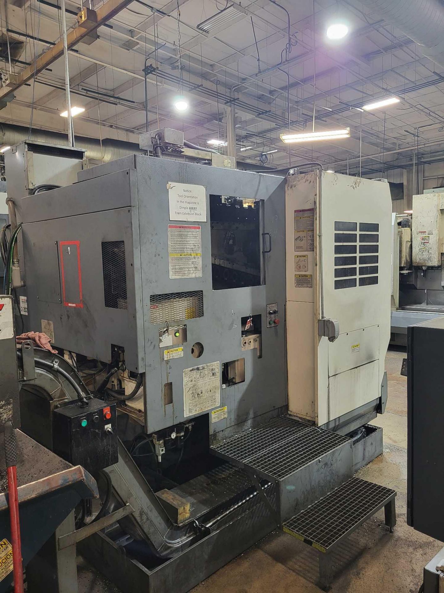 2009 OKUMA MC-V4020 CNC VERTICAL MACHINING CENTER - Image 8 of 20