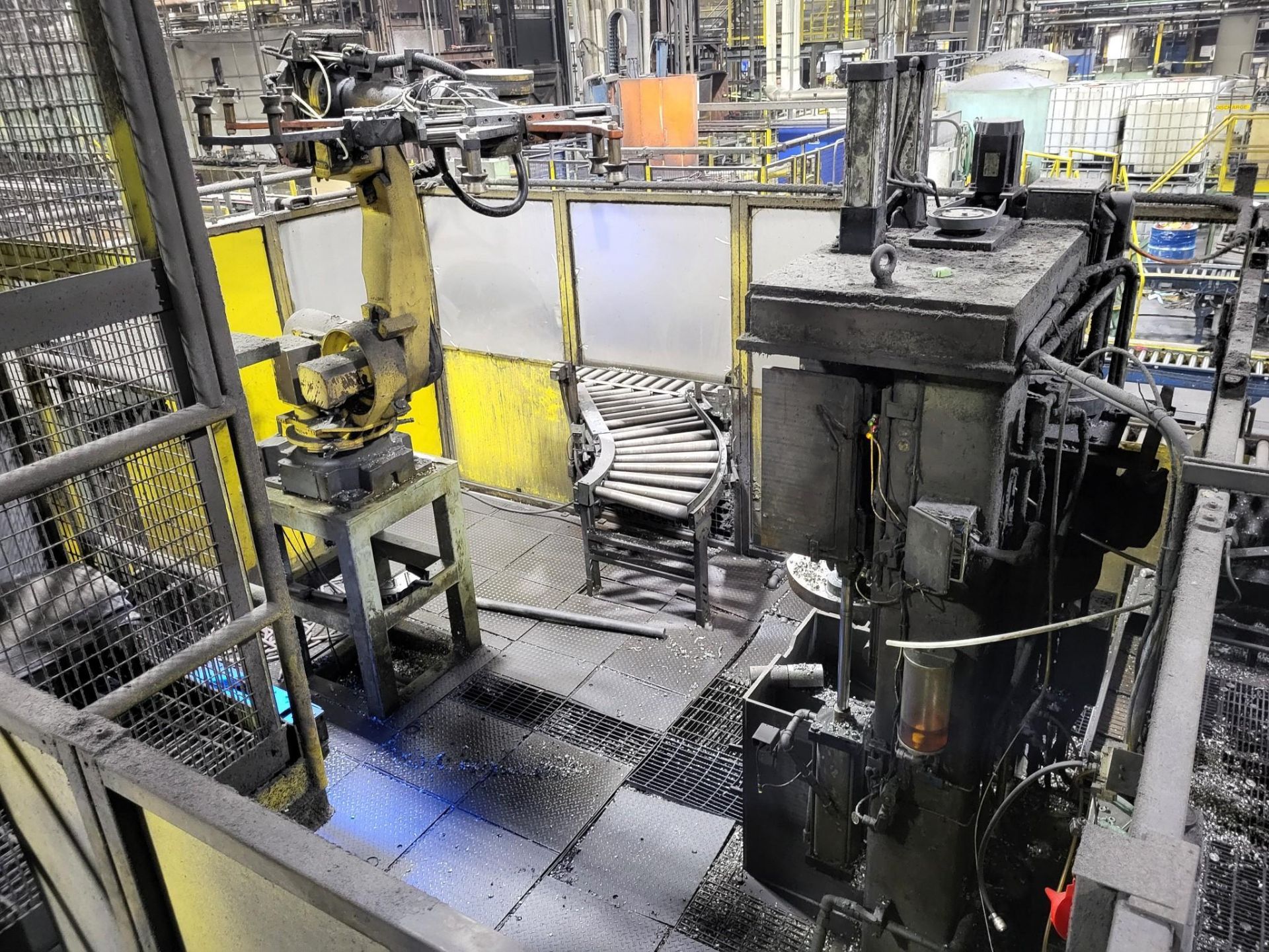 HESS VERTICAL DESPRUE DRILLING CELL W0-4558 WITH FANUC ROBOT R-2000IC-165