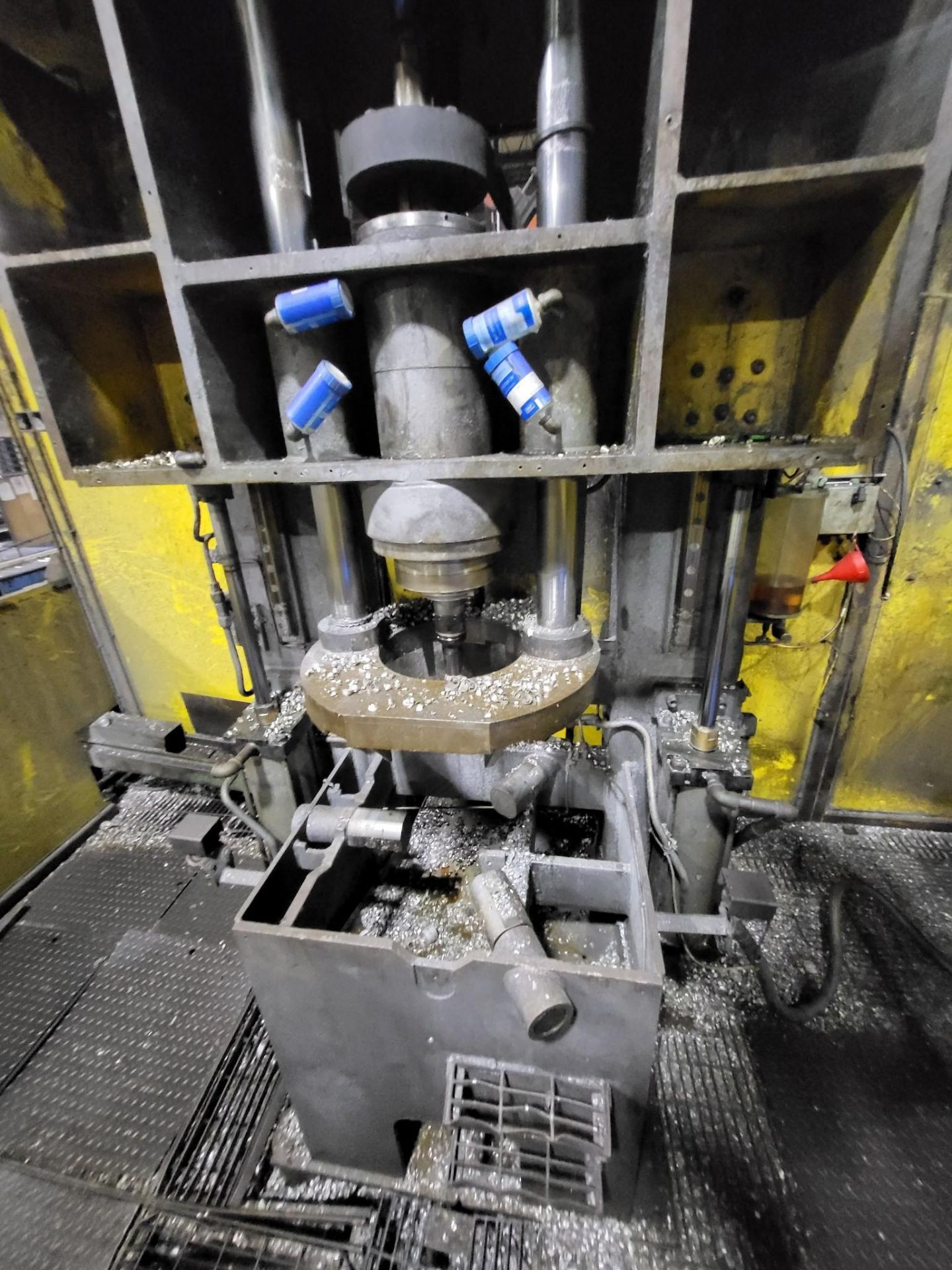 HESS VERTICAL DESPRUE DRILLING CELL W0-4558 WITH FANUC ROBOT R-2000IC-165 - Image 8 of 10