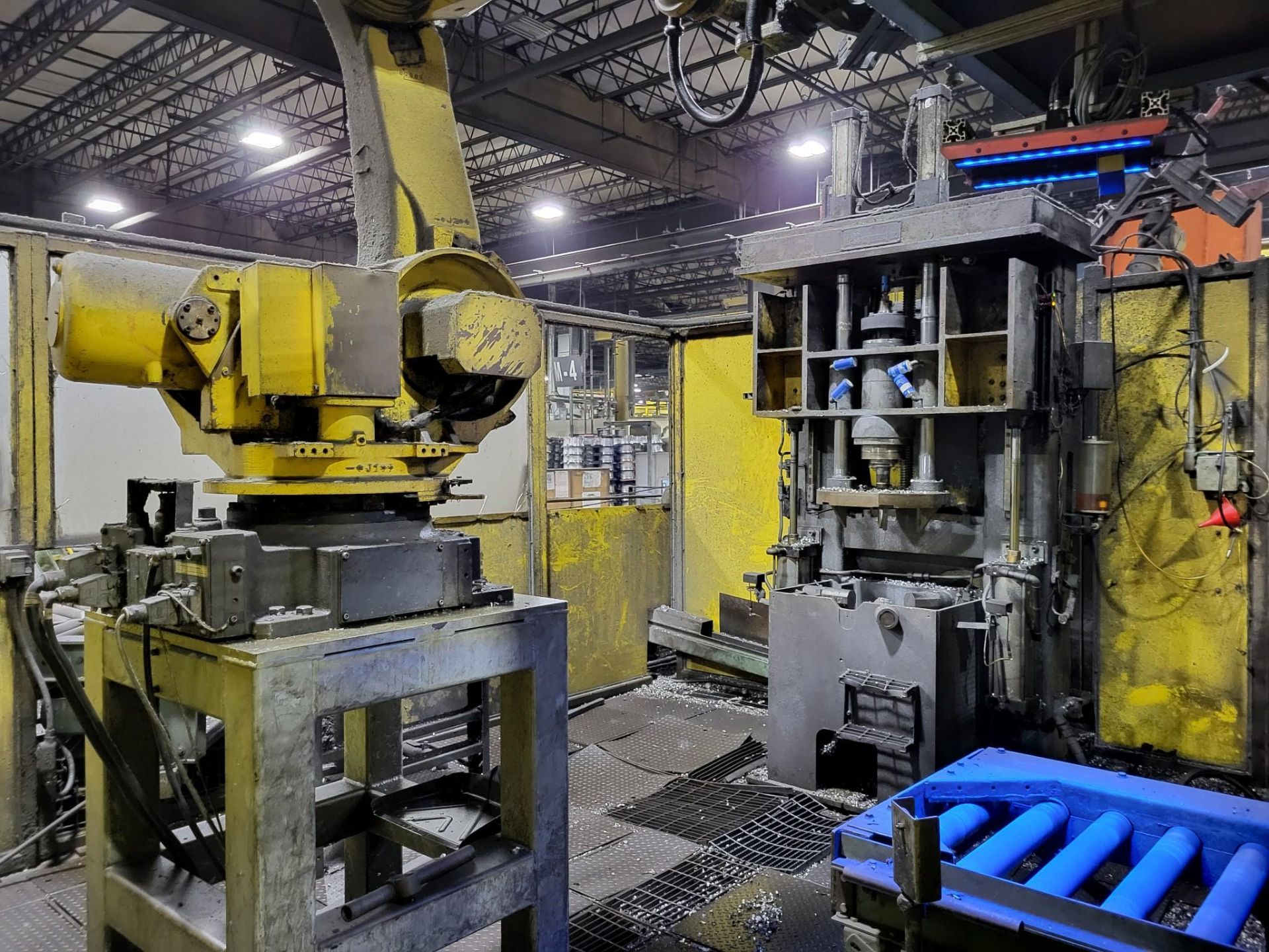 HESS VERTICAL DESPRUE DRILLING CELL W0-4558 WITH FANUC ROBOT R-2000IC-165 - Image 2 of 10