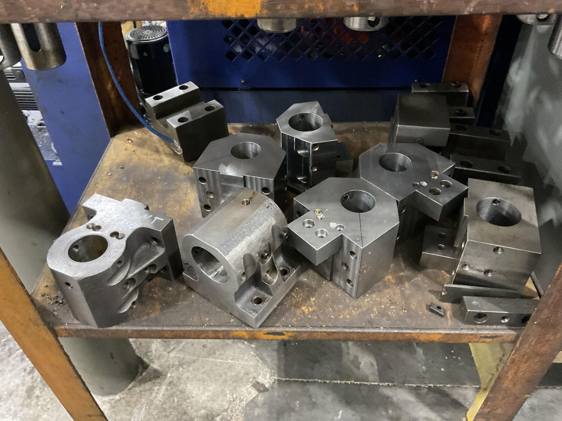 2012 HONOR SEIKI VL-86A VERTICAL TURRET LATHE - Image 21 of 23
