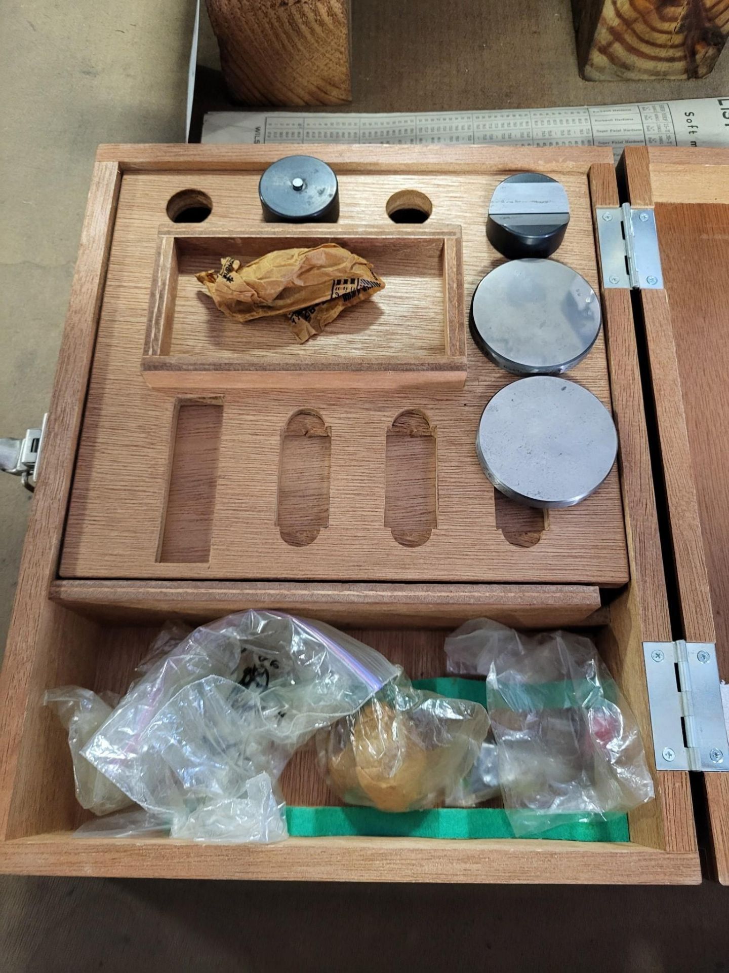 MITUTOYO 940-142-1 DIGITAL HARDNESS TESTER WITH KIT - Image 8 of 10