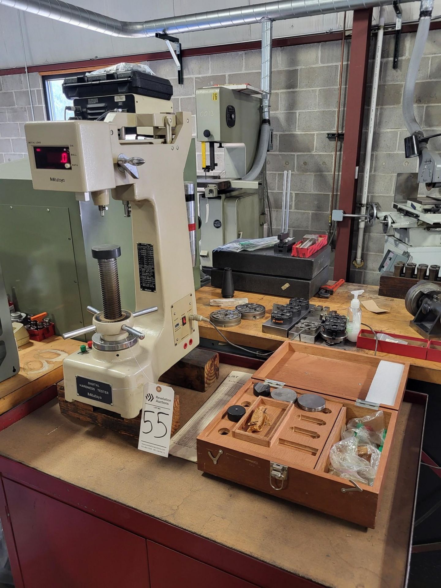 MITUTOYO 940-142-1 DIGITAL HARDNESS TESTER WITH KIT