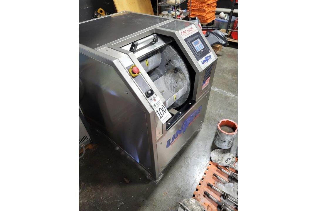 2018 UNITED CPC 1000 CENTRIFUGAL BARREL FINISHING SYSTEM - Image 4 of 13