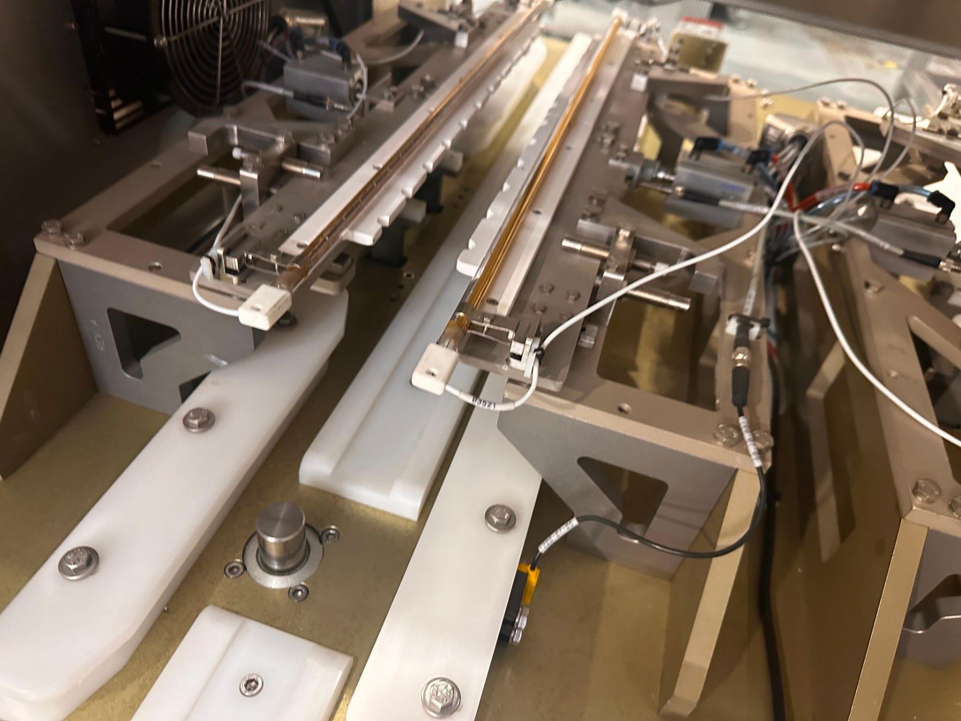 BOTTOM CONNECTER HEAT SHRINK STATION - Image 3 of 8