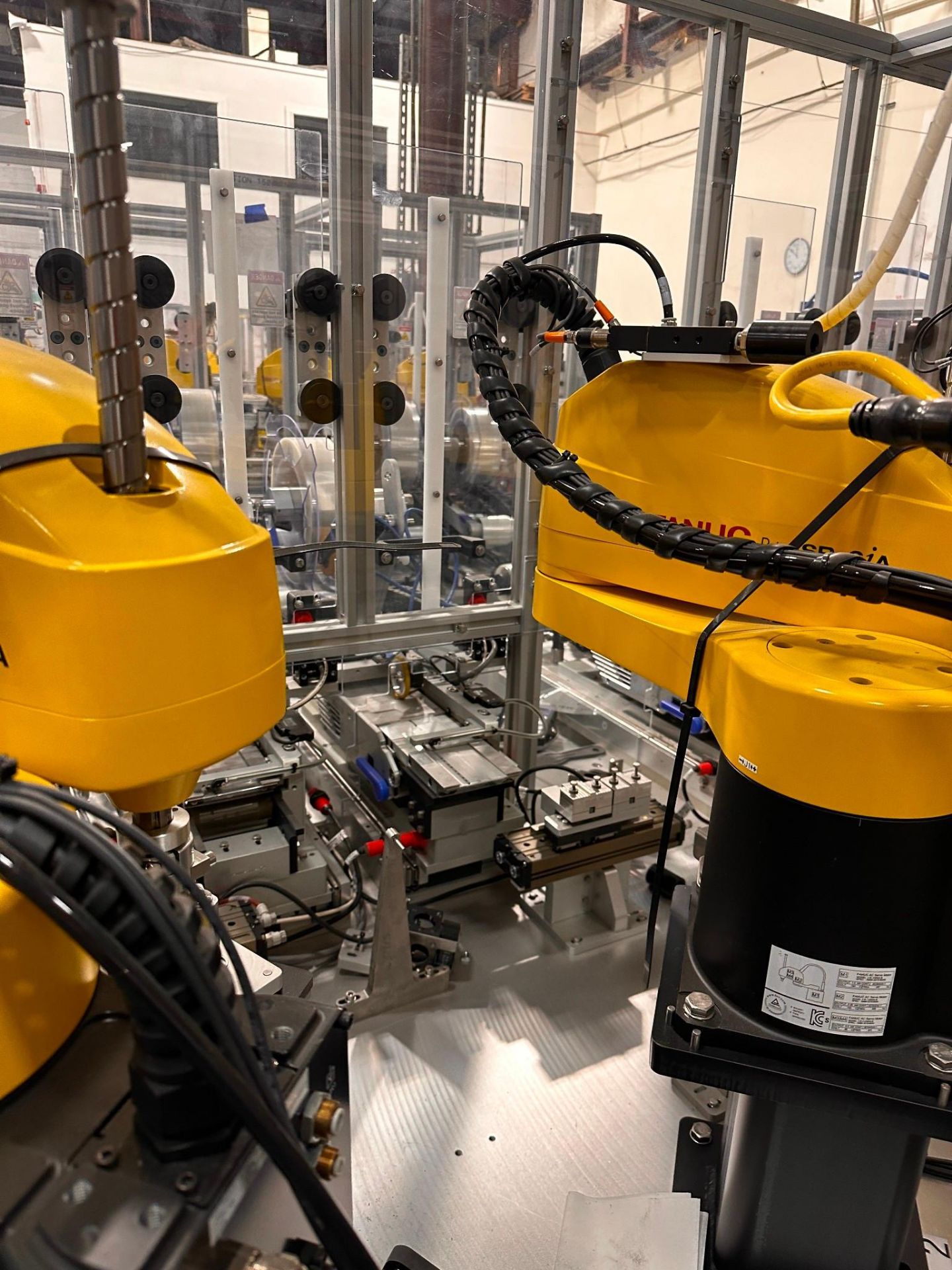 ROBOT LABELING STATION, CONSISTING OF FANUC SCARA ROBOT SR-6IA MFG 2020 - Image 13 of 18