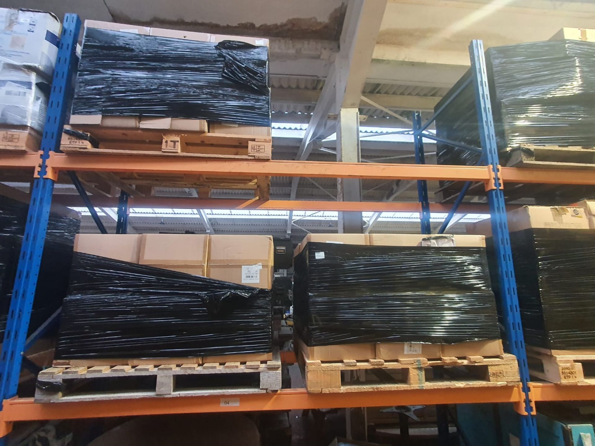 Various Surgical gowns - 24 pallets in total - full details in description - Image 3 of 4