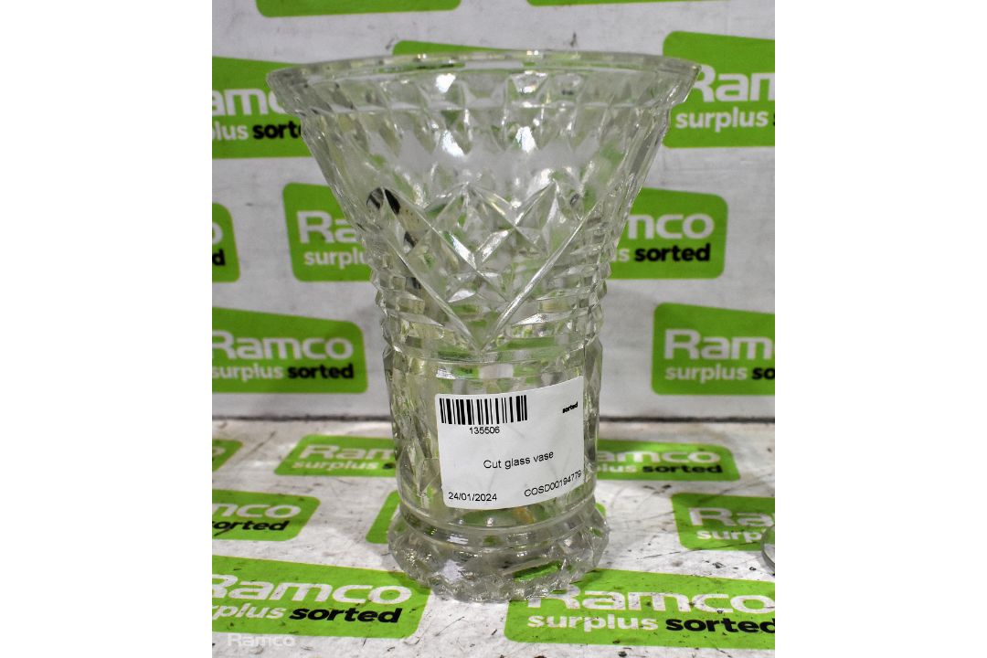 Cut glass vase & Pair of Small decorated glass vases - Image 2 of 4