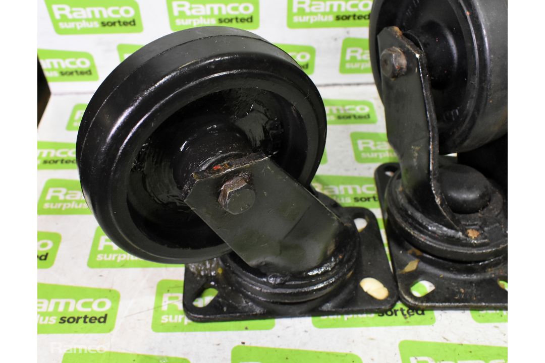 4x Heavy duty 150mm cast swivel castors - Image 4 of 7