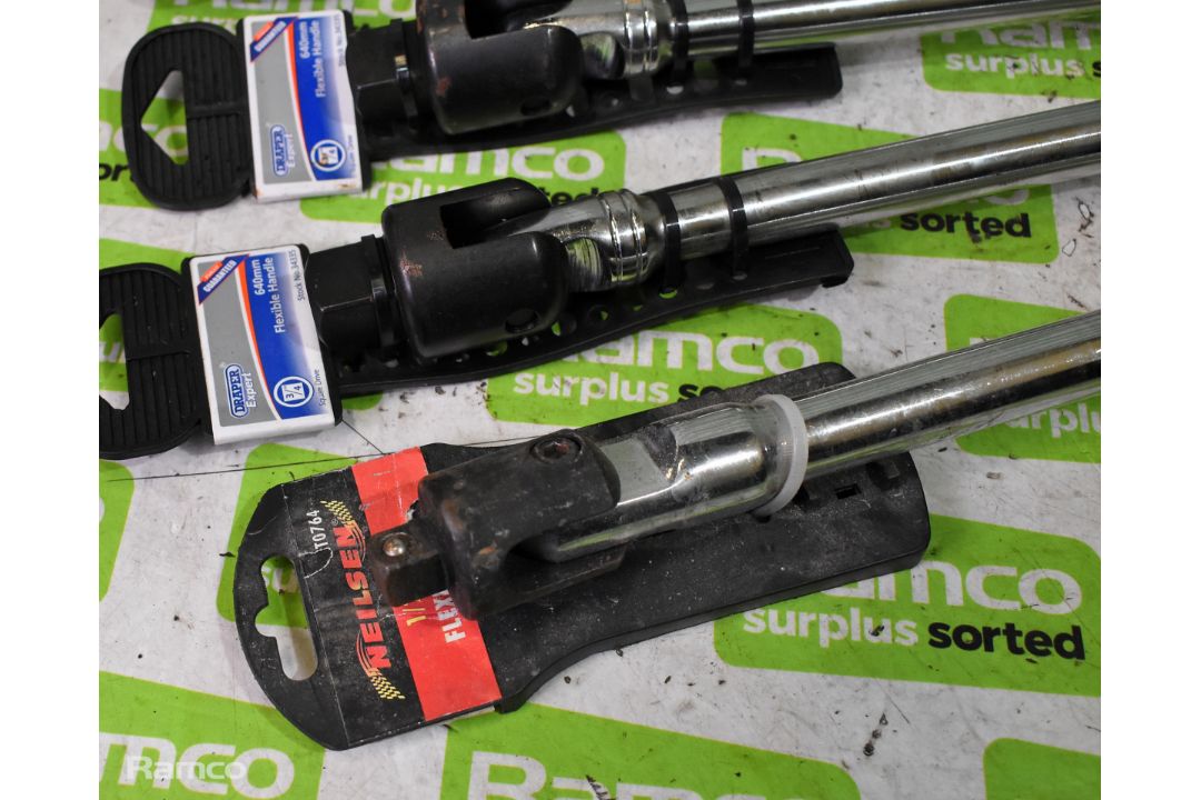 4x 3/4 inch square drive flexible handles & 7x 36 inch and 3x 24 inch tyre levers - Image 3 of 4