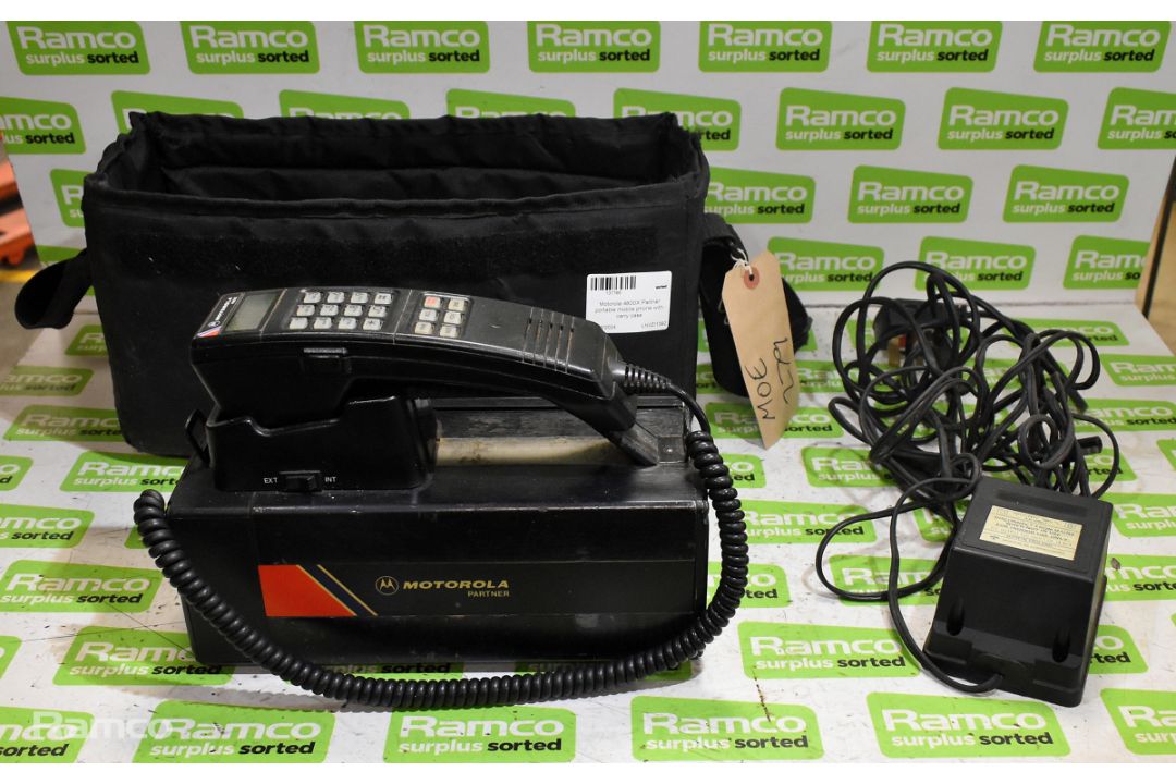 Motorola 4800X Partner portable mobile phone with carry case - Image 1 of 6