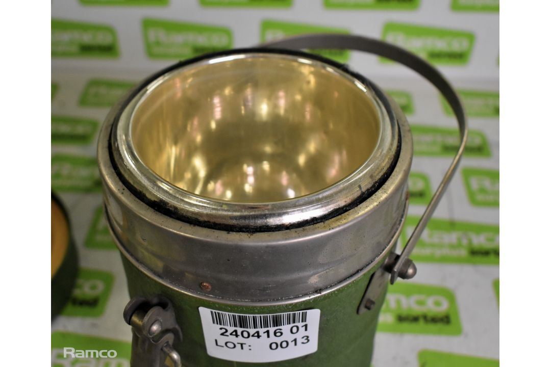 Thermos 1.5L food / drink picnic flask with pans - Image 6 of 7
