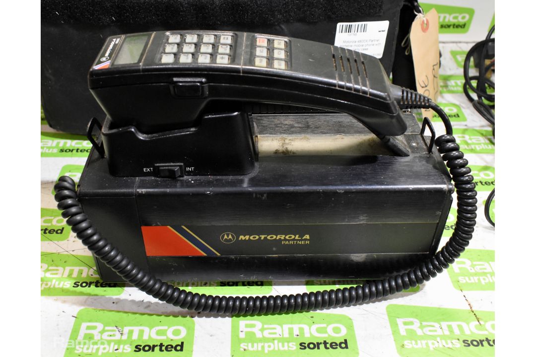Motorola 4800X Partner portable mobile phone with carry case - Image 2 of 6
