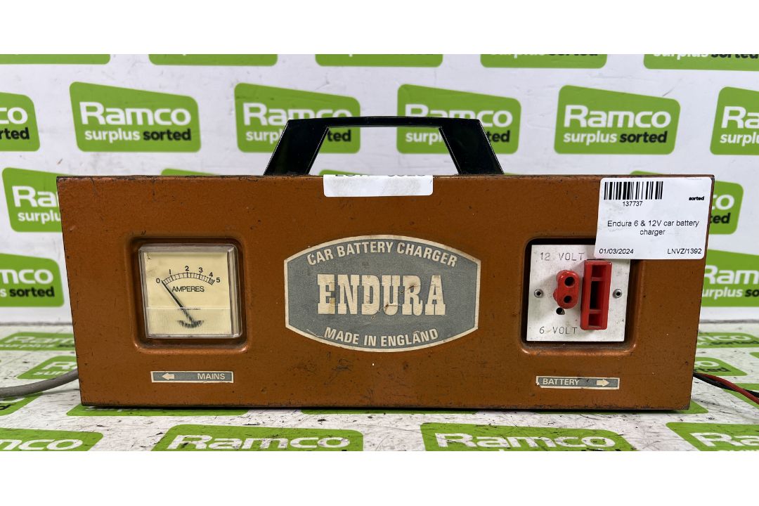 Endura 6 & 12V car battery charger - Image 2 of 3