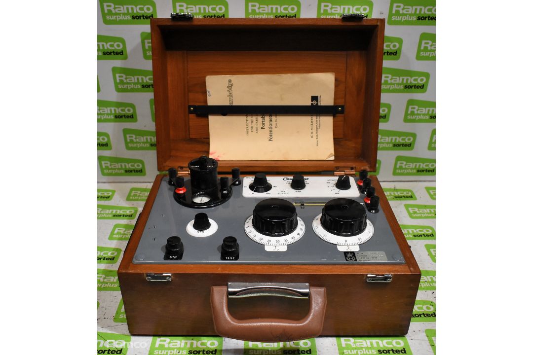 Cambridge Type 24488 portable potentiometer in wooden box - Image 1 of 11