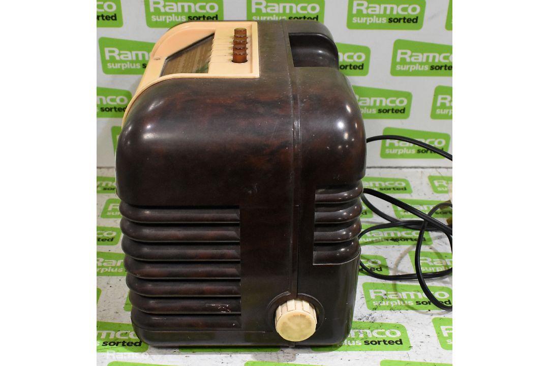 Bush DAC 10 bakelite 5 valve table valve radio - Image 5 of 7