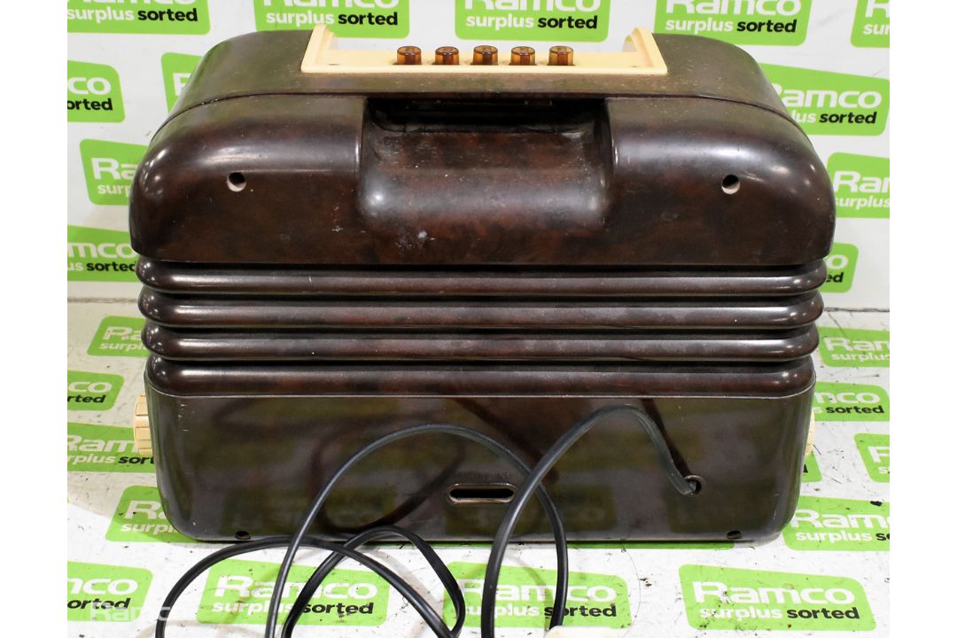 Bush DAC 10 bakelite 5 valve table valve radio - Image 4 of 7