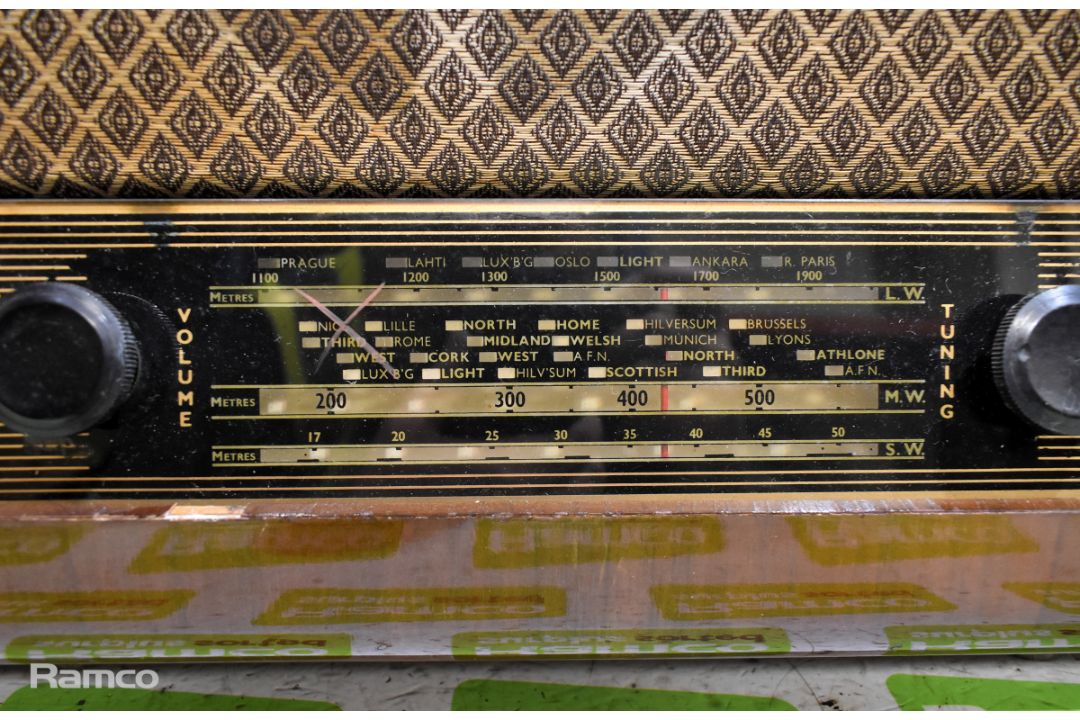 Pye P75 valve table radio - Image 2 of 5