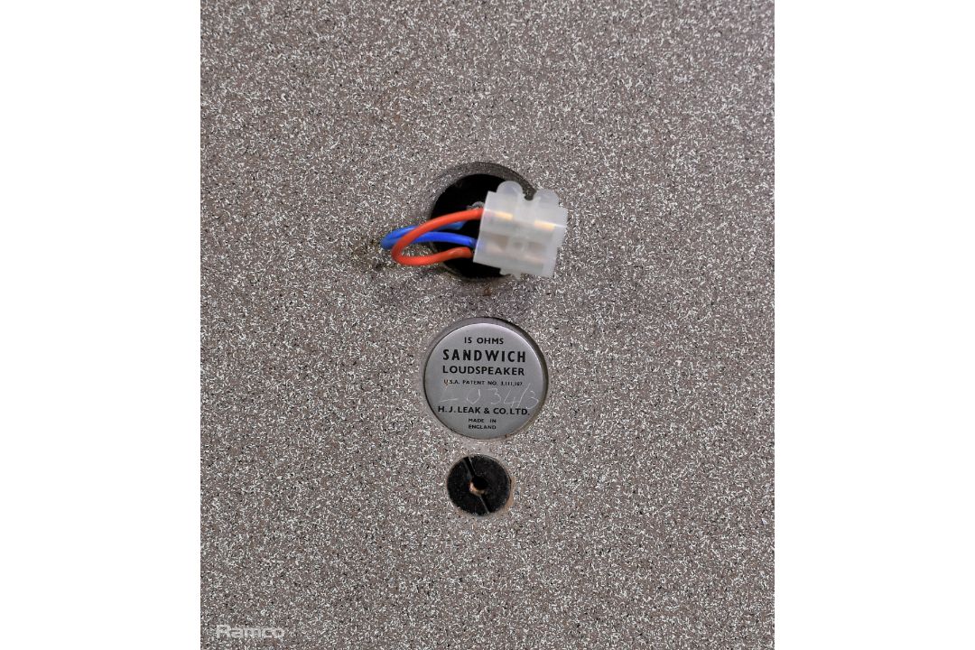 2x Leak sandwich loudspeaker (15 OHMS) speakers - W 375 x D 310 x H 655mm - Image 7 of 8