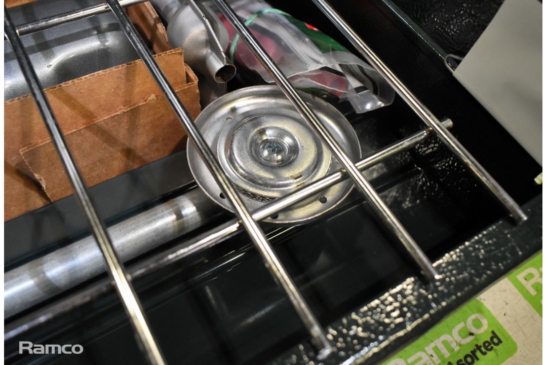 Coleman dual fuel twin burner gasoline camping stove - Image 3 of 8