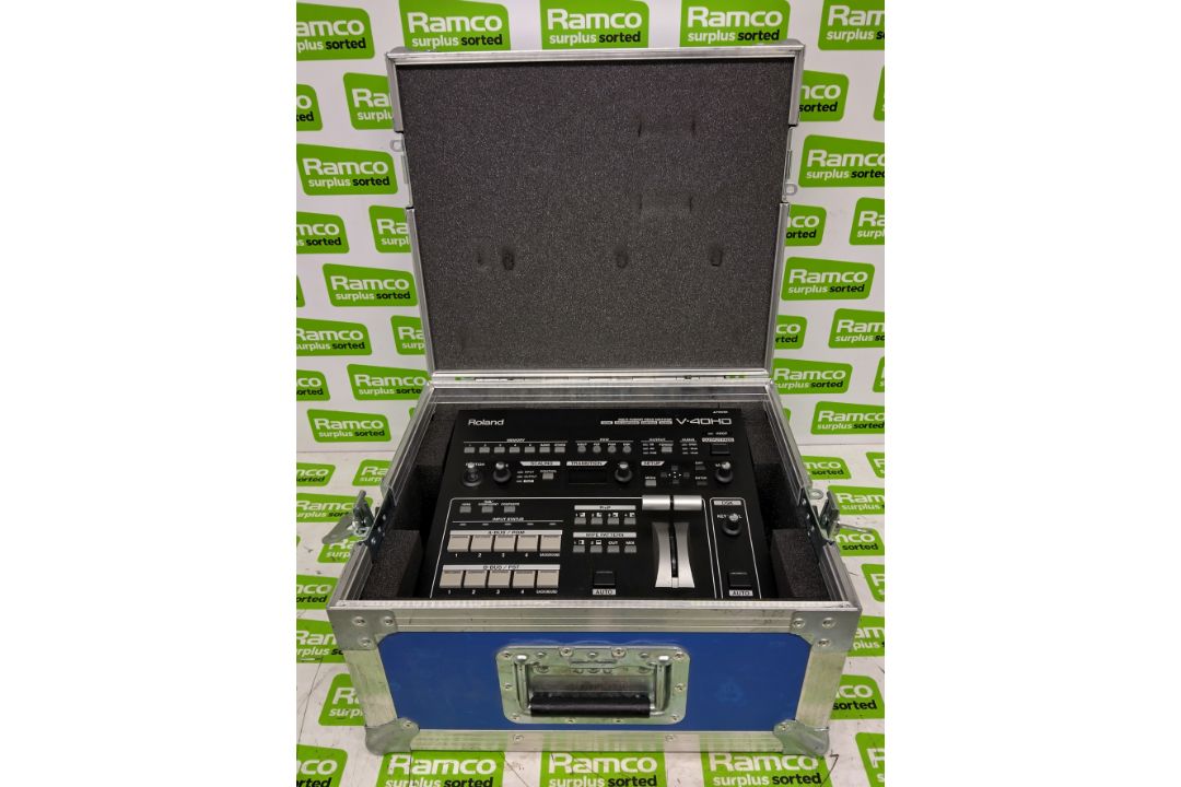 Roland V-40HD multi-format video switcher with flight case - Image 1 of 5