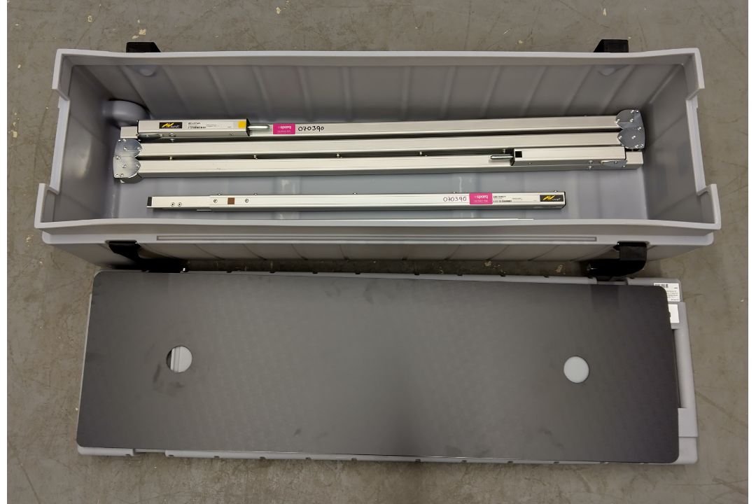 AV Stumpfl Monoblox 32 screen W 3250 x H 1830mm drape kit with transportation case - FRAME ONLY - Image 1 of 4