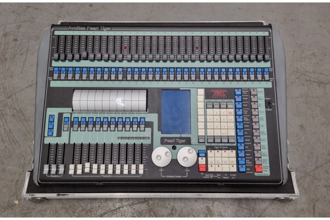Avolites Pearl Tiger lighting console with flight case - Image 1 of 9