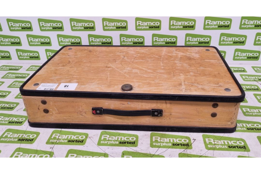 Karba Projektionstisch wooden boxed collapsible projector stand with handle - Image 4 of 4
