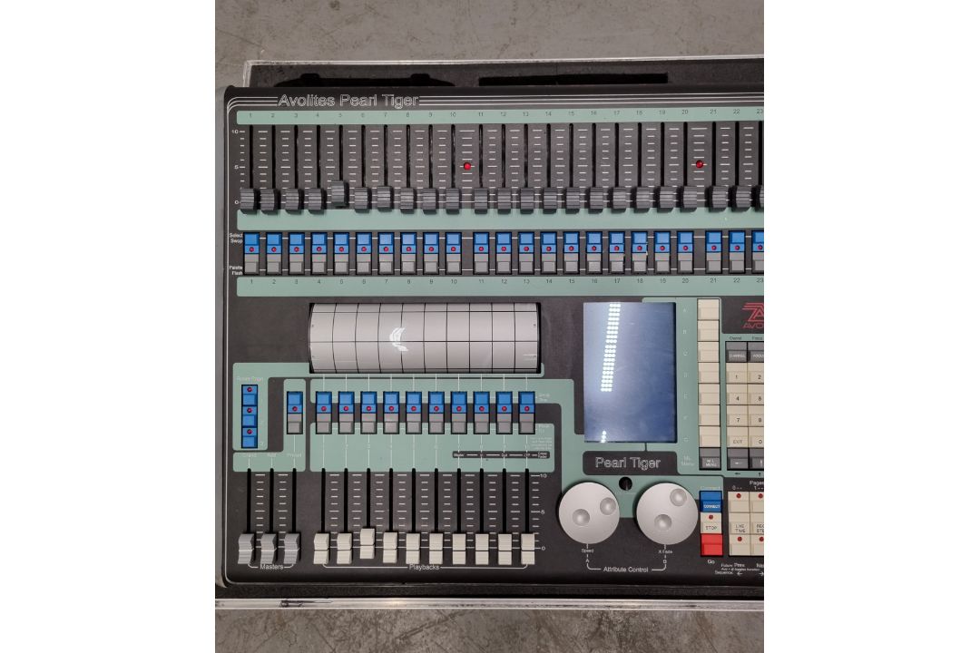 Avolites Pearl Tiger lighting console with flight case - Image 3 of 9