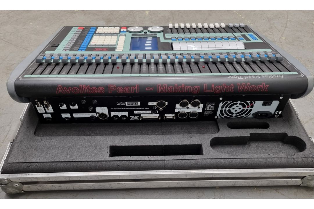 Avolites Pearl Tiger lighting console with flight case - Image 5 of 9