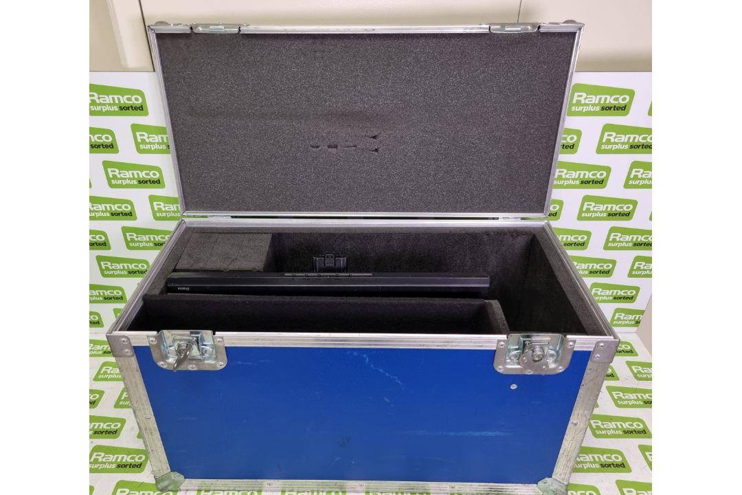 Iiyama ProLite E2280HS-B1 22 inch LED monitor with flight case - FAULTY (LINE ON SCREEN) - Image 5 of 7