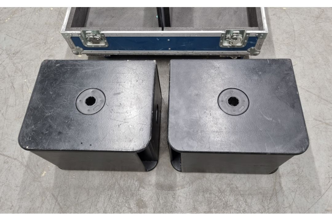 2x Nexo LS400 subwoofers with flight case - Image 2 of 8