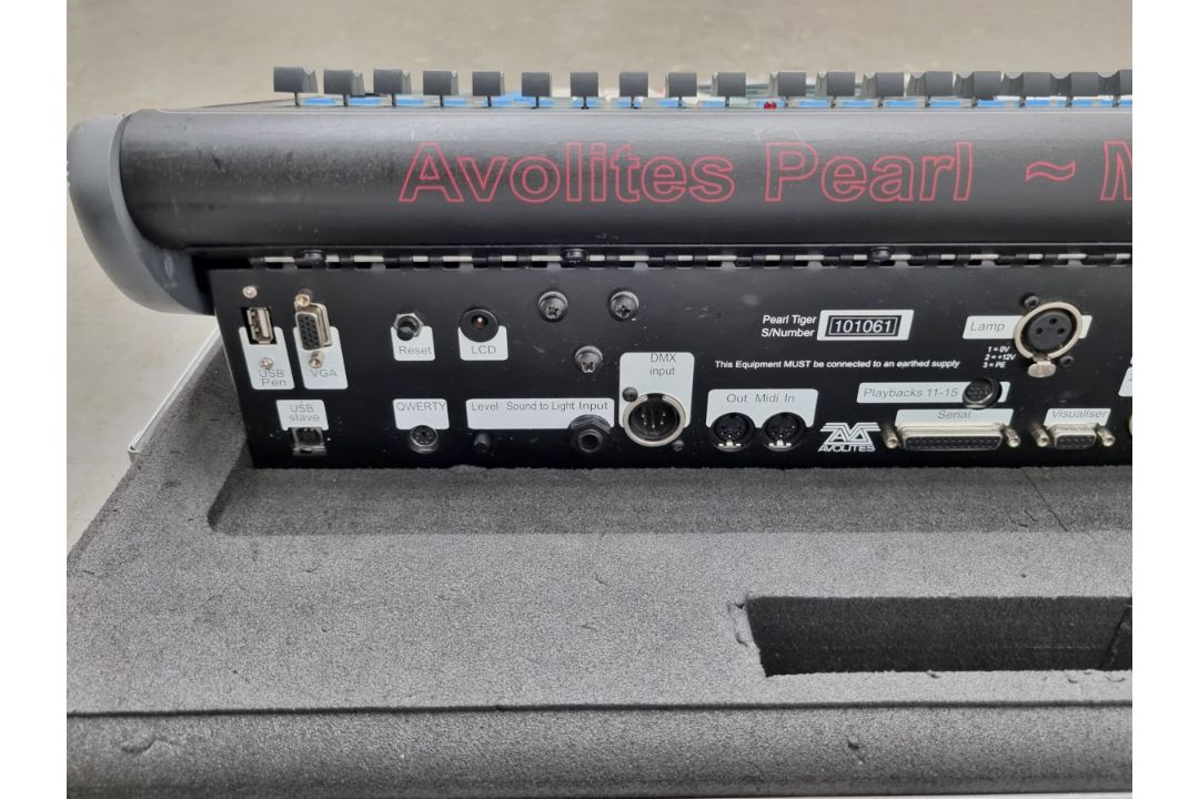Avolites Pearl Tiger lighting console with flight case - Image 6 of 9