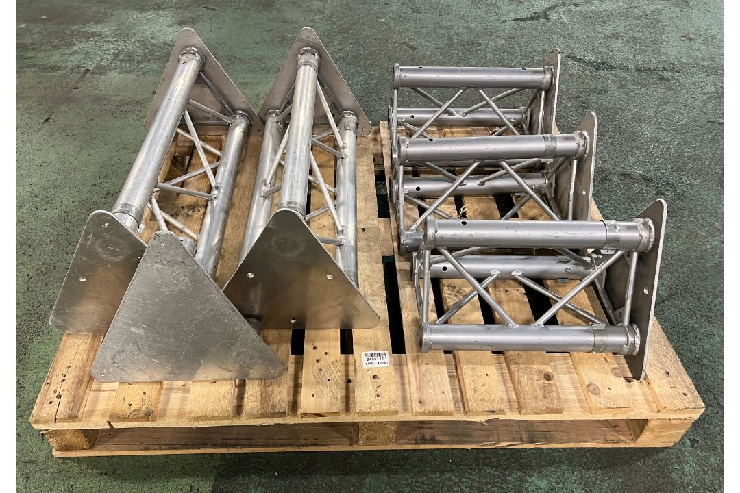 Litestructures Astralite lighting trusses - 3x 400mm, 2x 700mm & base plates - Image 1 of 4