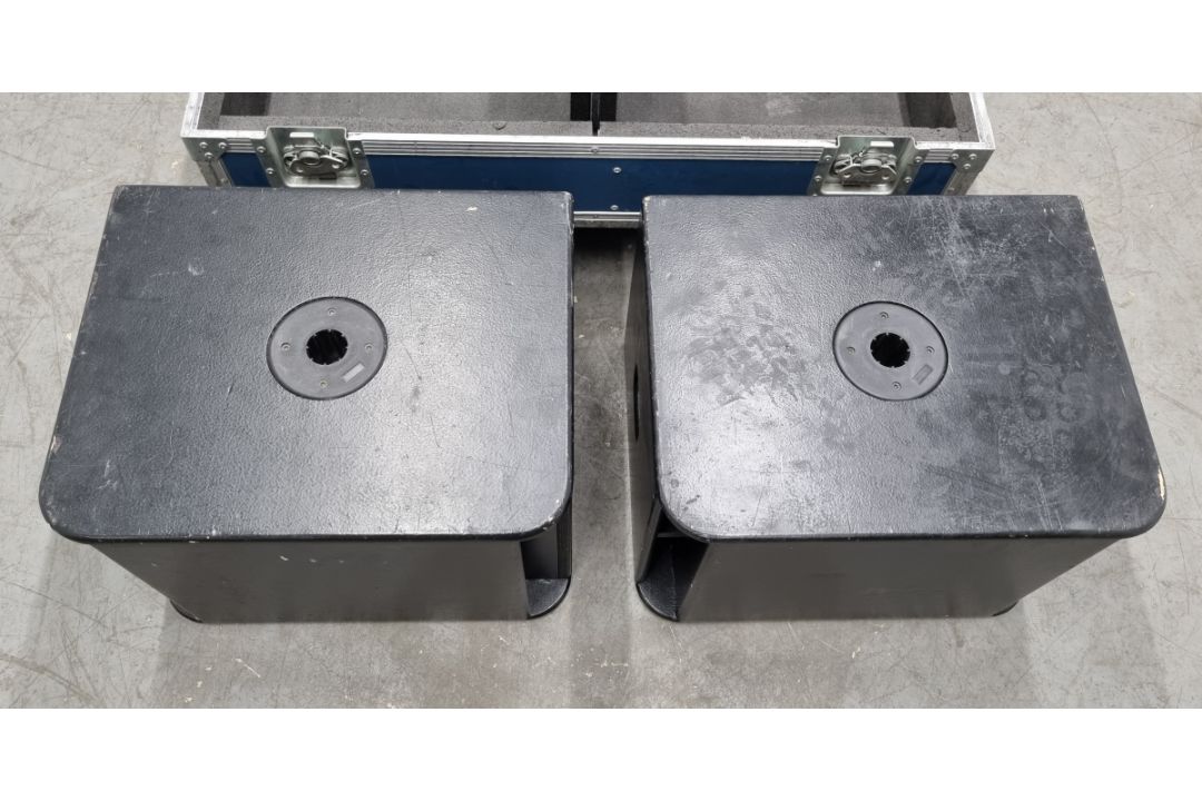 2x Nexo LS400 subwoofers with flight case - Image 2 of 7