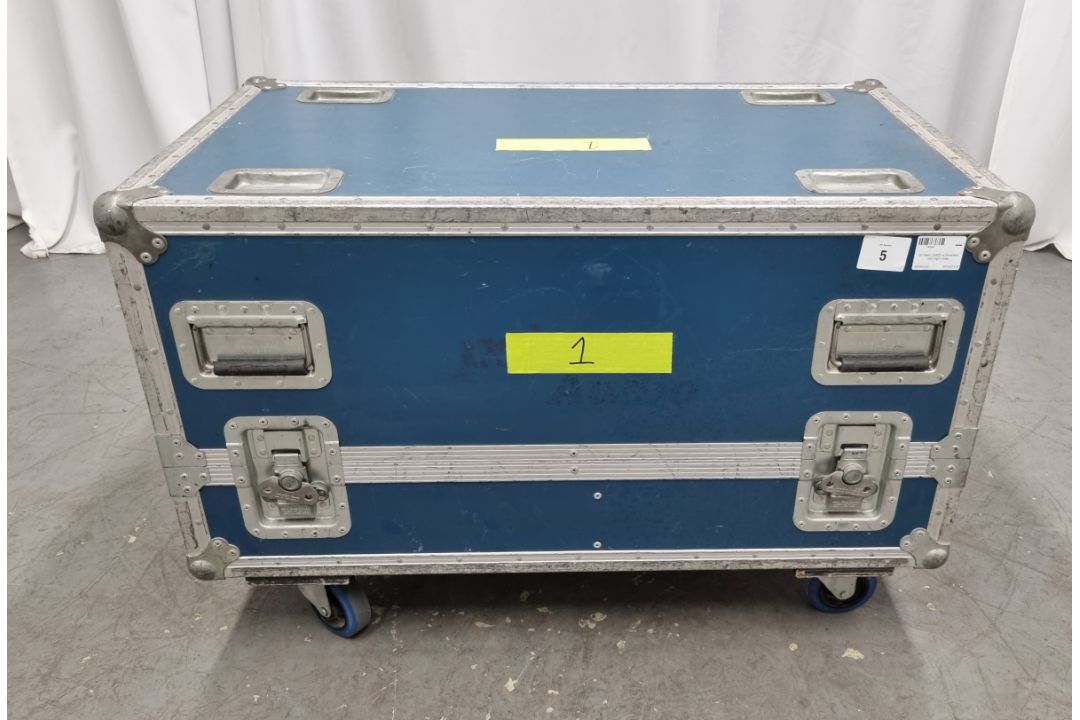 2x Nexo LS400 subwoofers with flight case - Image 6 of 7