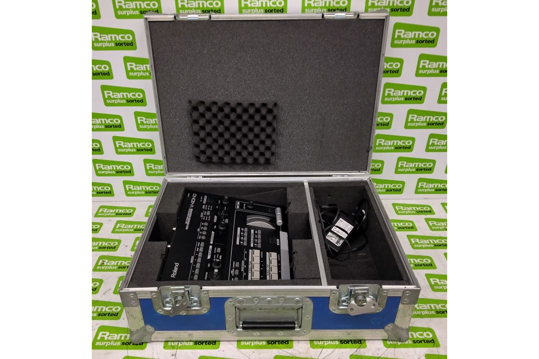 Roland V-40HD multi-format video switcher with flight case - Image 1 of 4